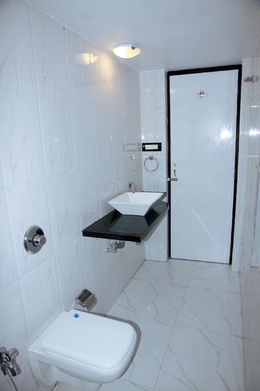 Wanderers Hostel Morjim Room photo